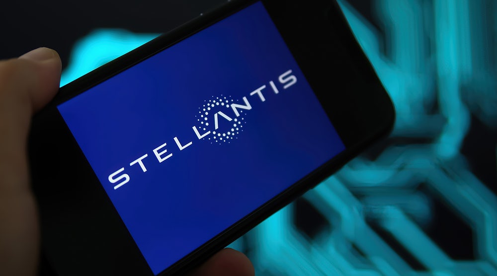 Stellantis Forms EV Battery JV for North America